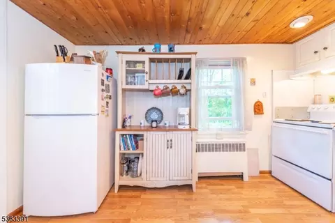 65 E Grand St, Hampton, NJ 08827 photo 7