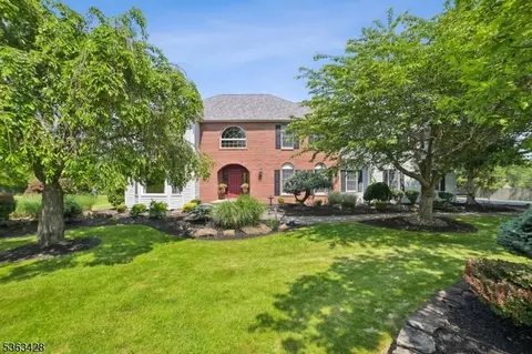 43 Richmond Hill Dr, Sparta, NJ 07871