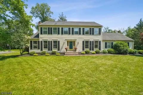 65 Berkeley Cir, Basking Ridge, NJ 07920