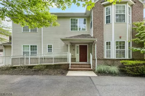 107 Forest Dr, Piscataway, NJ 08854