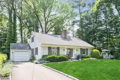 40 Bowers Rd, Caldwell, NJ 07006