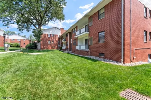 1300 Rock Ave F2 #2, North Plainfield, NJ 07060