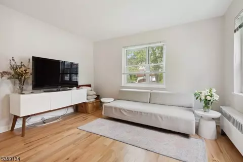 465 Maple Hill Dr #51, Hackensack, NJ 07601