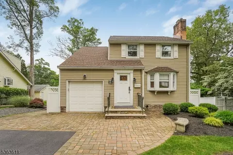 146 Beechwood Dr, Wayne, NJ 07470