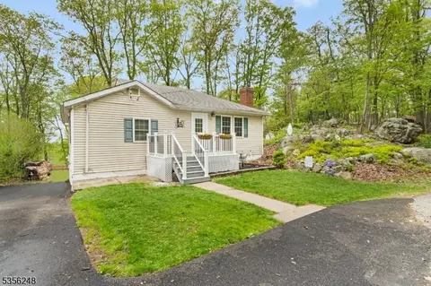 54 Stevens Trl, Hopatcong, NJ 07843