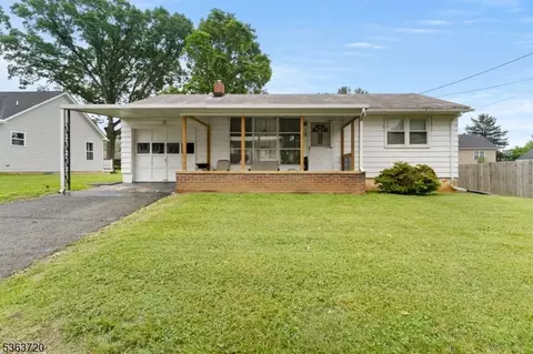 411 S 2nd St, Lopatcong, NJ 08865