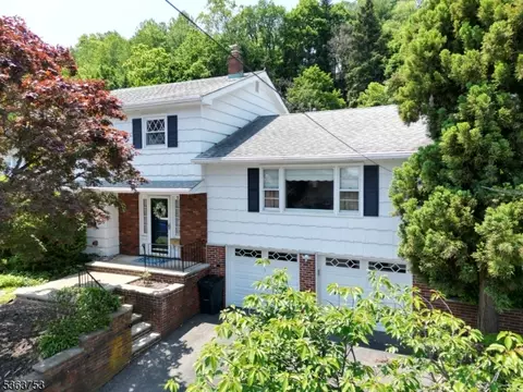 7 Mountainside Ter, Clifton, NJ 07013