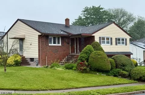 40 Thanksgiving Ln, Clifton, NJ 07013