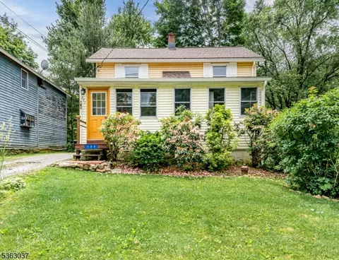 177 Schooleys Mountain Rd, Long Valley, NJ 07853