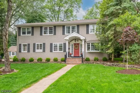 45 Cavell Pl, West Caldwell, NJ 07006
