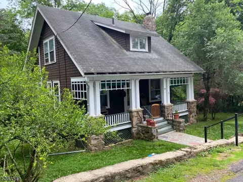 84 Church St, High Bridge, NJ 08829
