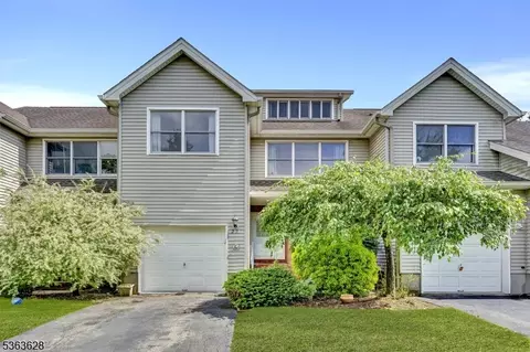 22 Flemming Dr, Hillsborough, NJ 08844