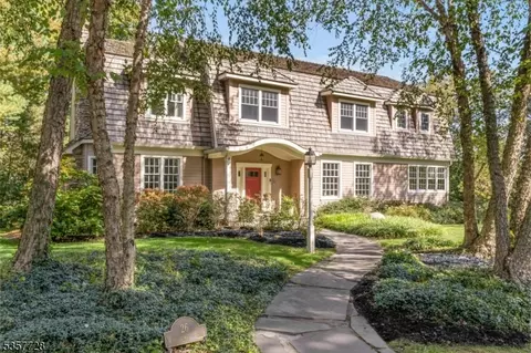26 Wyndehurst Dr, Madison, NJ 07940