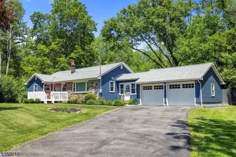 35 Old Turnpike Rd, Port Murray, NJ 07865