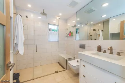 24 James St, Wayne, NJ 07470 photo 8