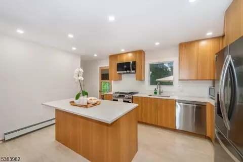 24 James St, Wayne, NJ 07470 photo 6