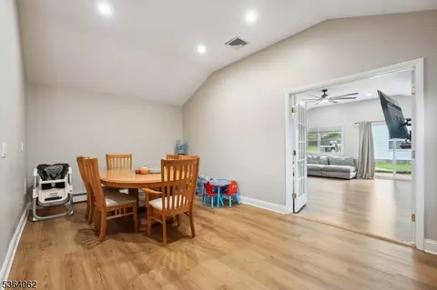4 Lenape Trl, Wayne, NJ 07470 photo 13