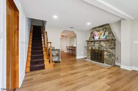 4 Lenape Trl, Wayne, NJ 07470 photo 9