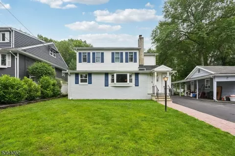 4 Lenape Trl, Wayne, NJ 07470 photo 2