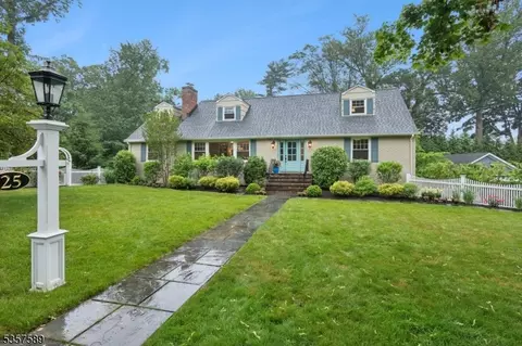 25 Woodcliff Dr, Madison, NJ 07940