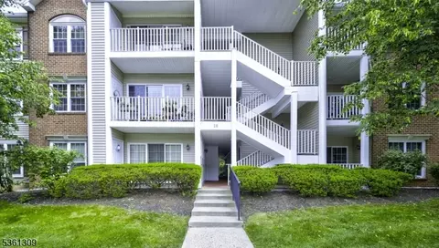1605 Breckenridge Dr, Branchburg, NJ 08876