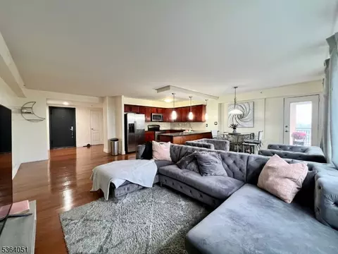 60 Parkway Dr #14D, East Orange, NJ 07017