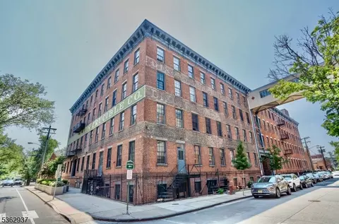 187 Wayne St #208C, Jersey City, NJ 07302