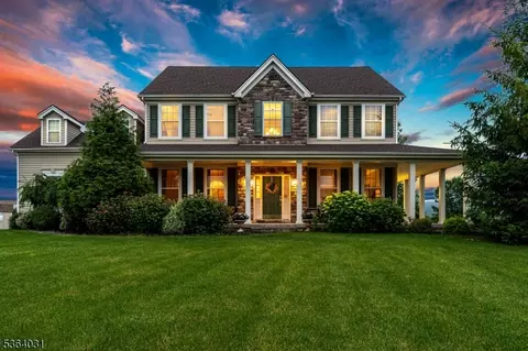 13 Highlands Way, Phillipsburg, NJ 08865