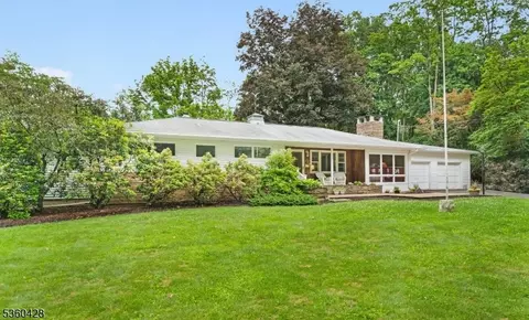 6 Evergreen Pl, Hackettstown, NJ 07840