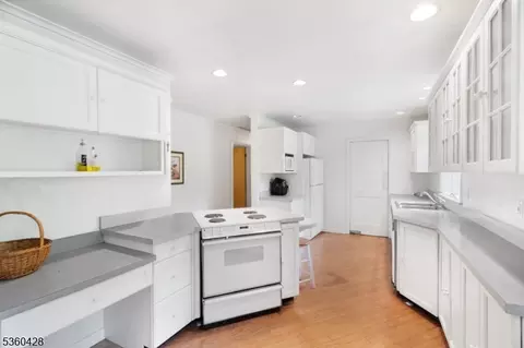 6 Evergreen Pl, Hackettstown, NJ 07840 photo 14