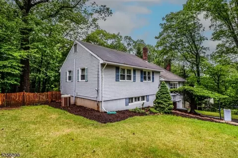 142 Timber Dr, Berkeley Heights, NJ 07922