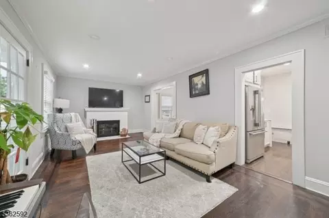 46 Maple St, Millburn, NJ 07041 photo 3