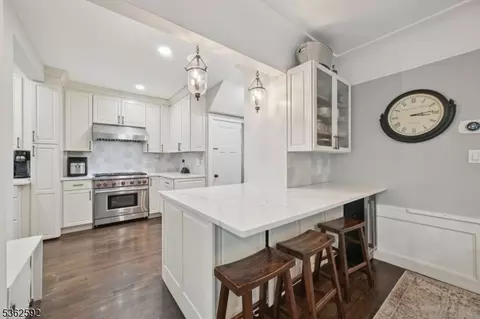 46 Maple St, Millburn, NJ 07041 photo 2