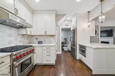 46 Maple St, Millburn, NJ 07041 photo 9