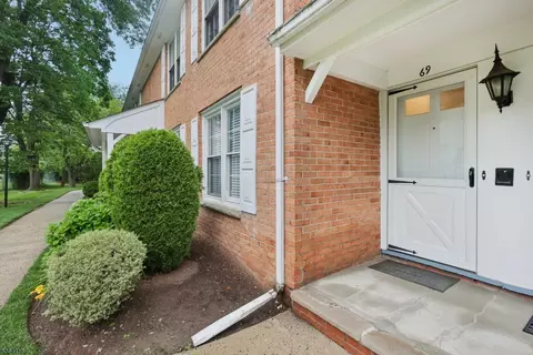 69 Briarwood Path, Clark, NJ 07066