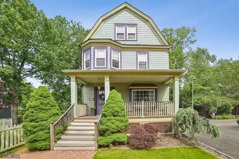 46 N Hillside Ave, Chatham, NJ 07928