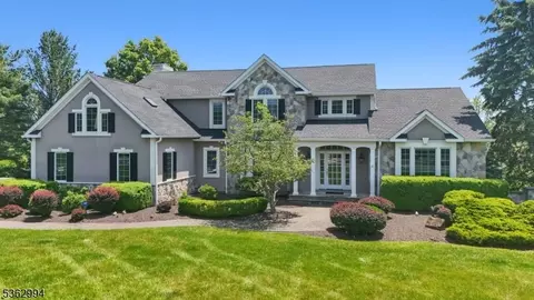 29 Clearview Rd, Whitehouse Station, NJ 08889