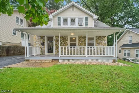 48 Lincoln Ave, Livingston, NJ 07039