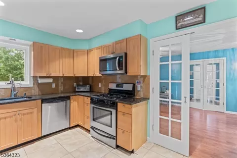 63 School St, Clark, NJ 07066 photo 7