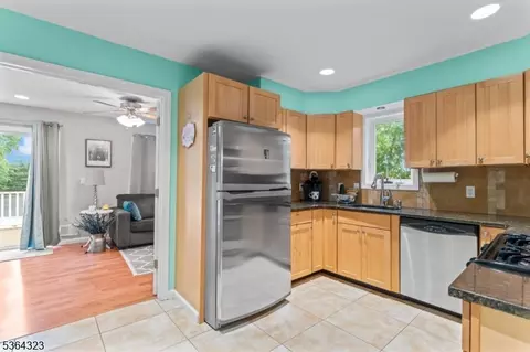 63 School St, Clark, NJ 07066 photo 9