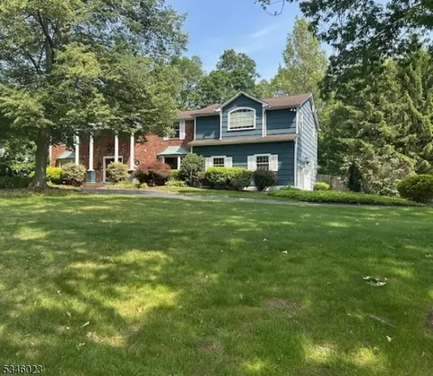 27 Coventry Rd, Livingston, NJ 07039