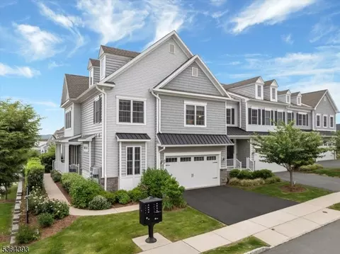 69 Aspen Dr, Cedar Grove, NJ 07009