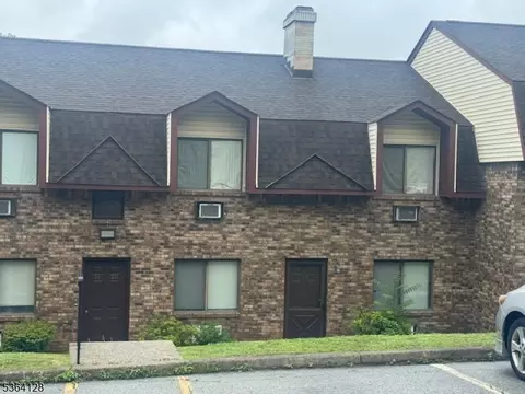 20 Great Gorge Ter, Vernon, NJ 07462
