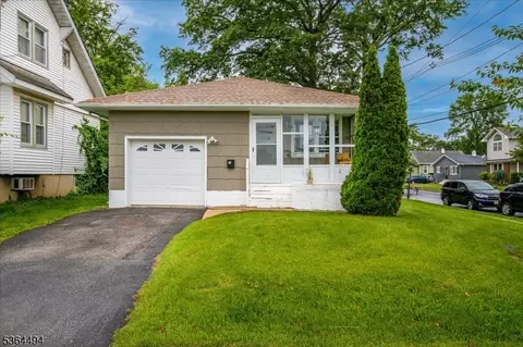 84 Kossuth St, Piscataway, NJ 08854
