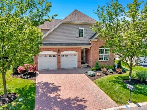 138 Canal Walk Blvd, Somerset, NJ 08873