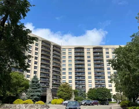 2 Claridge Dr #7 IE, Verona, NJ 07044