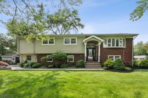 9 Marts Ln, Pine Brook, NJ 07058