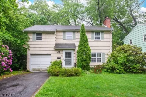 95 Essex Ave, Montclair, NJ 07042