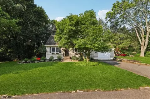 11 Wynding Way, Rockaway Twp, NJ 07866