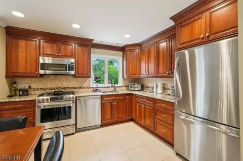 40 Braemar Dr, Wayne, NJ 07470 photo 17